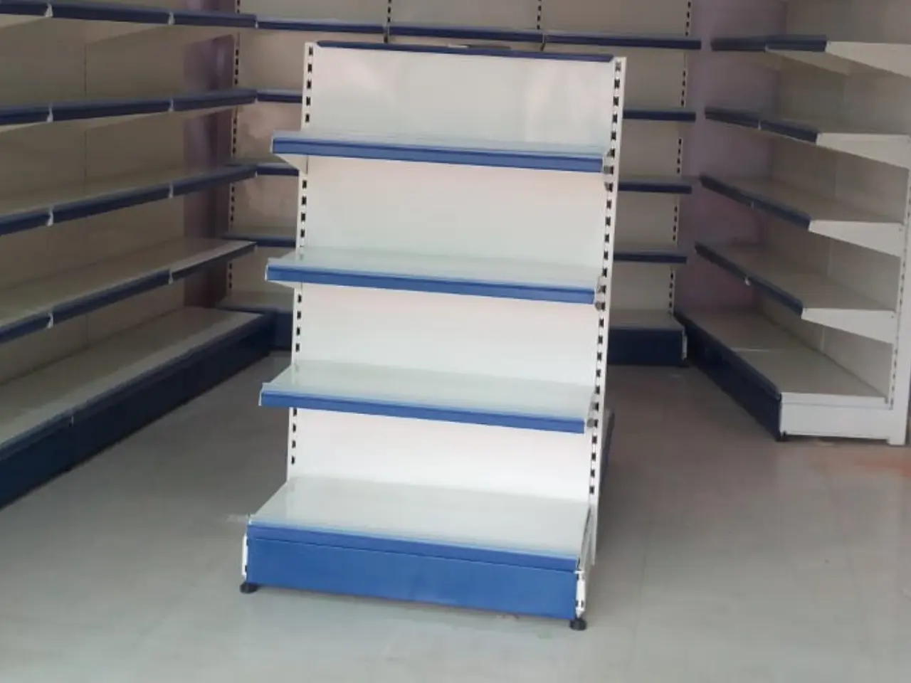 507095650_end display racks Prayagraj.webp